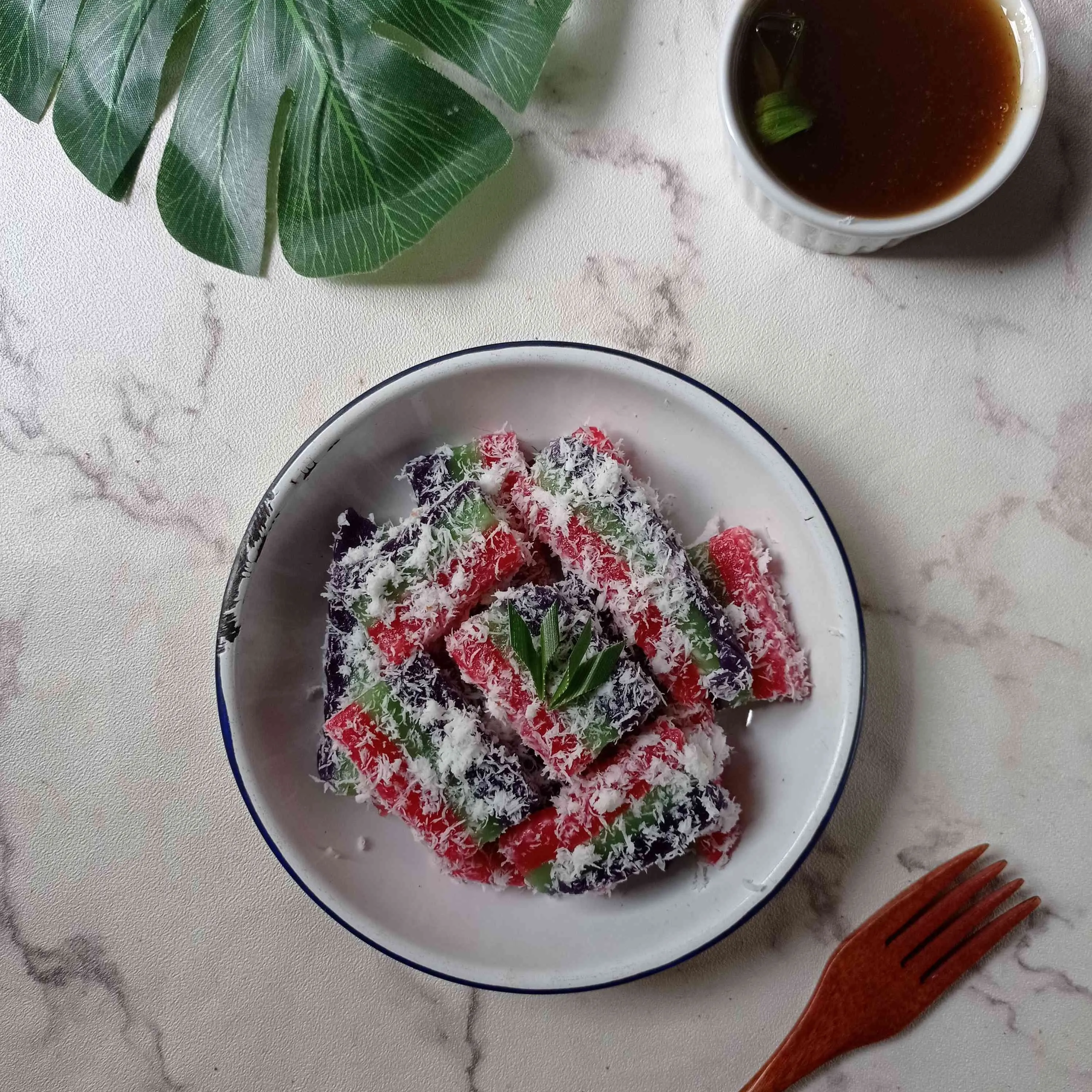 Kue Latok Siram Saus Gula Merah