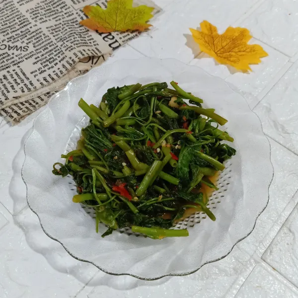 Sajikan di piring saji.