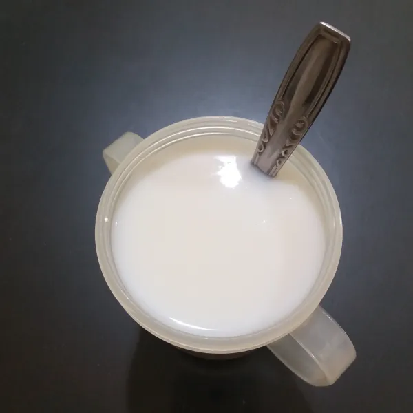 Aduk merata bahan larutan fiber creme.