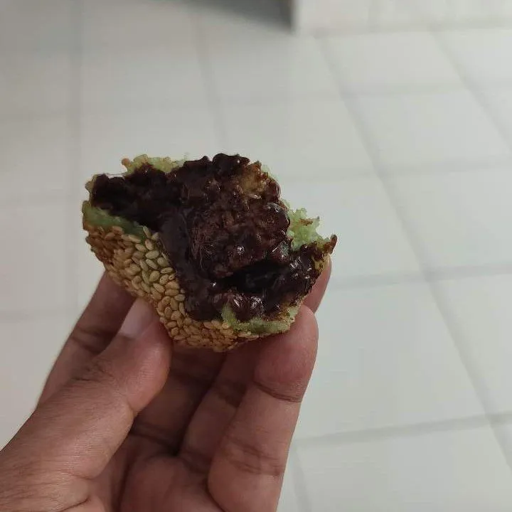 Step 7 Onde Onde Pandan isi Choco Crunchy