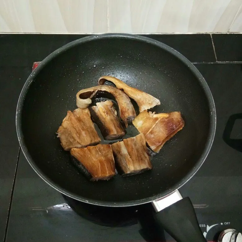 Step 2 Kothokan Tahu Ikan Pe Asap