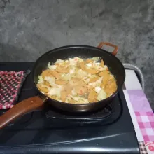Masukkan kol. Masak sampai layu.