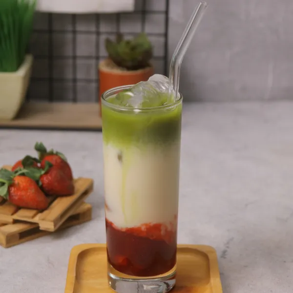 Strawberry Matcha Almond Latte