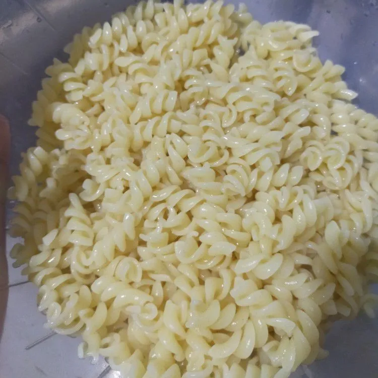 Step 1 Pasta Bayam