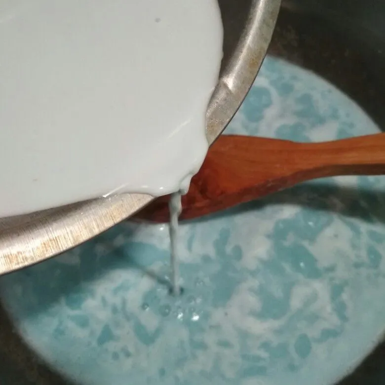 Step 5 Bubur Sumsum Bunga Telang