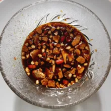 Tambahkan kecap, garam dan gula merah, aduk rata. Sajikan tempe mendoan dengan sambal kecap.