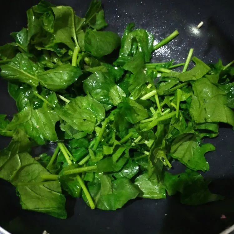 Step 4 Pasta Bayam