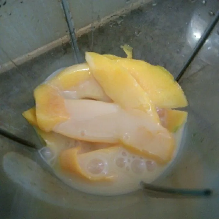 Step 4 Mango Sago