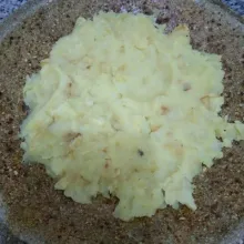 Haluskan kentang yang telah digoreng
