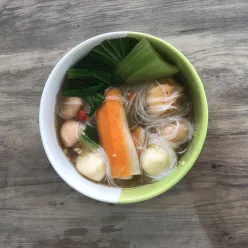 Bihun kuah bakso pedas