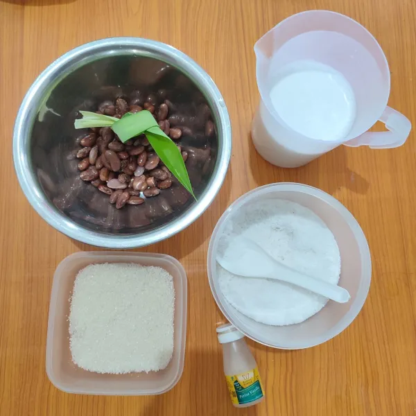 Siapkan bahan-bahannya.