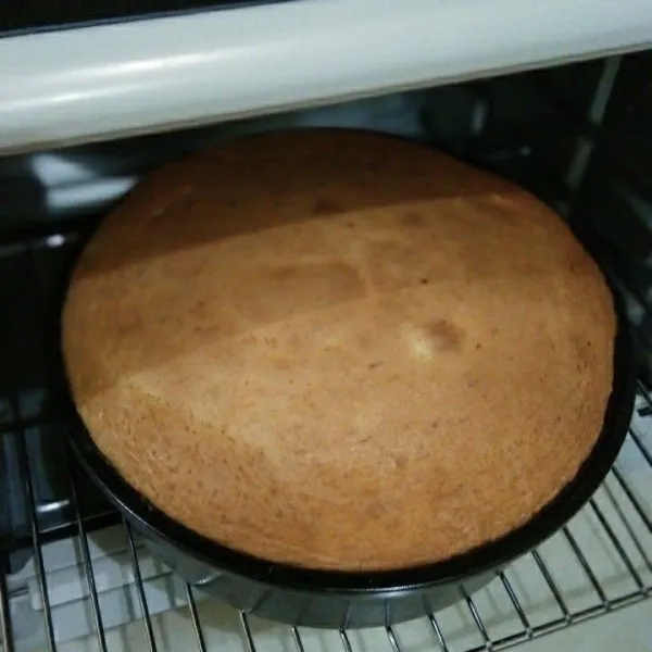 Panggang dengan suhu 165°C selama 30 menit atau sesuaikan dengan oven masing-masing.