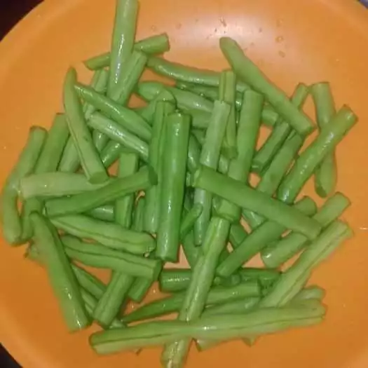 Step 1 Buncis Cabe Garam