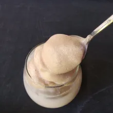 Terakhir beri Thai tea dalgona di atasnya.