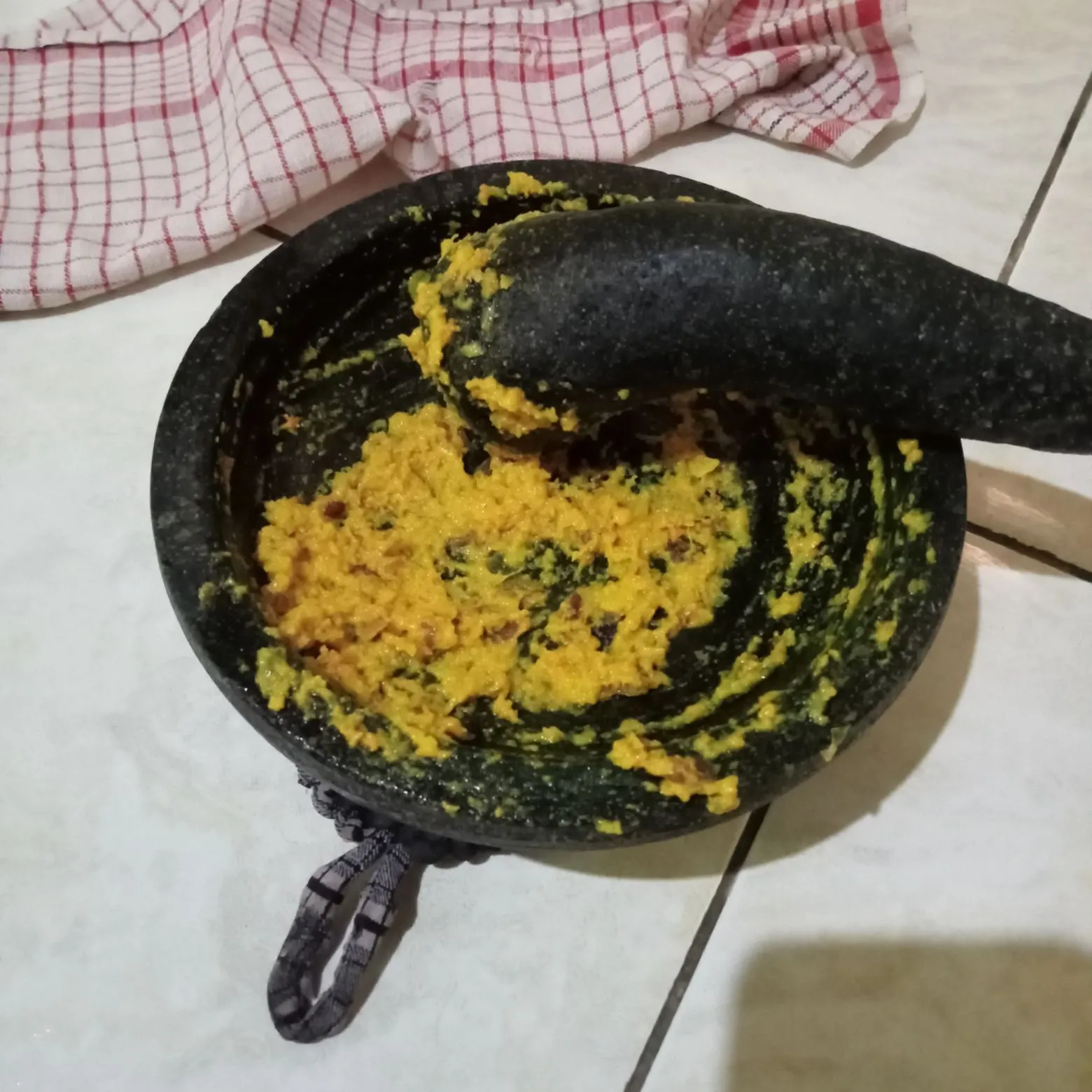 Step 2 Ayam dadu Buncis Bumbu Kuning