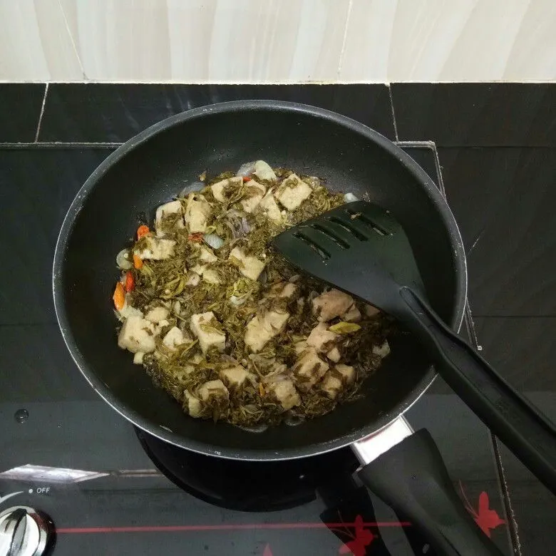 Step 7 Tumis Kenikir Tempe Gembus