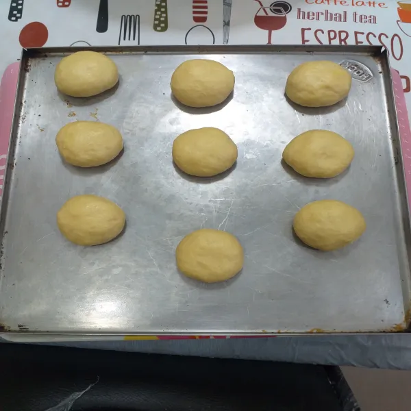 Atur di atas wadah dengan berjarak