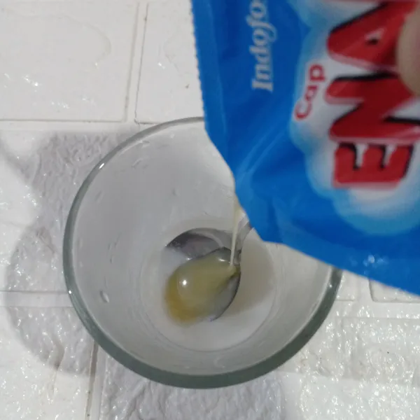 Campur santan dan kental manis