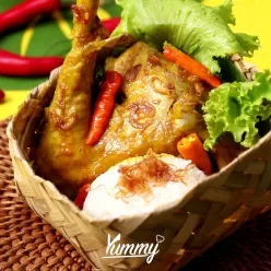 Nasi Besek Ayam Lodho Pedas