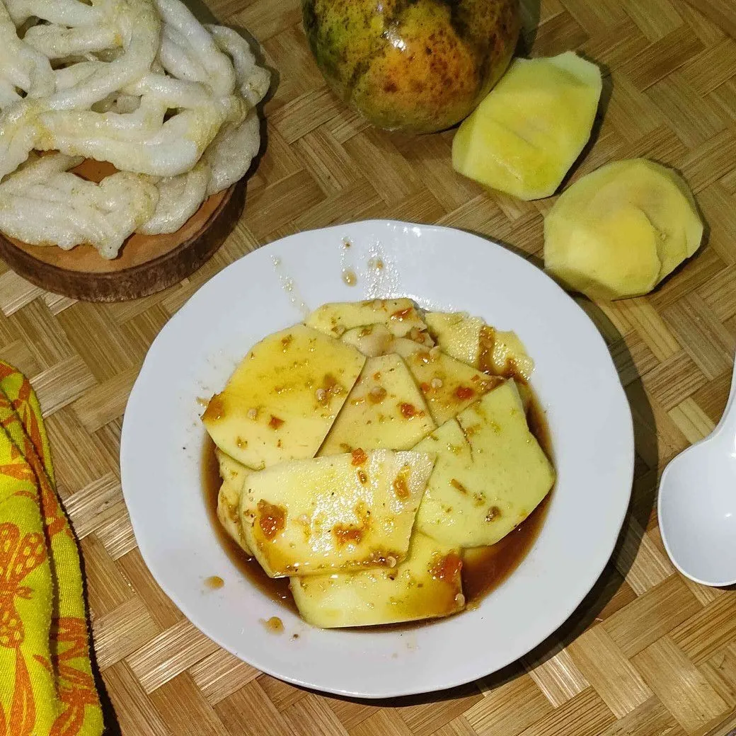 Rujak Mangga Petis Pindang