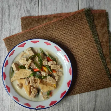 Tahu Tempe Santan Bumbu Iris