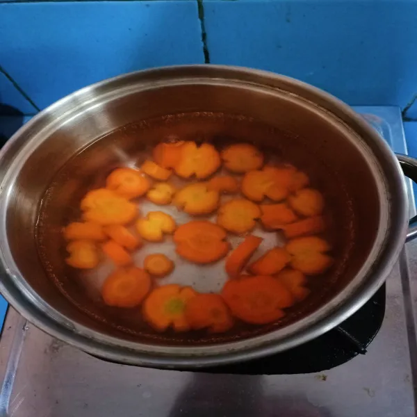 Rebus wortel hingga matang.