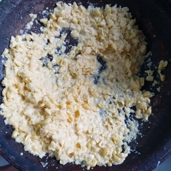 Serut jagung manis, lalu uleg.
