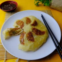 Hanatsuki Gyoza (Winged Gyoza)