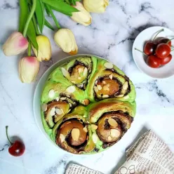 Pandan Almond Roll Bread