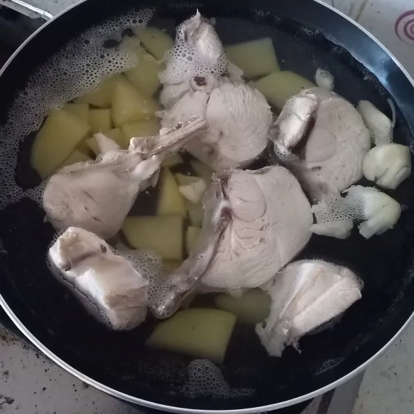 Masukkan ayam.