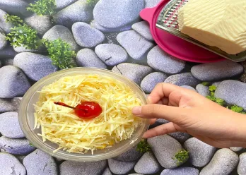JASUKE (jagung, susu, keju)