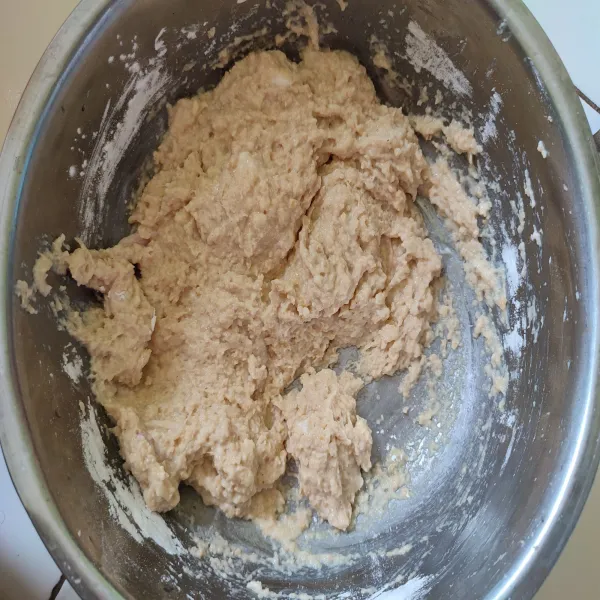 Jika sudah tercampur merata seperti ini, cek rasa. Sisihkan.