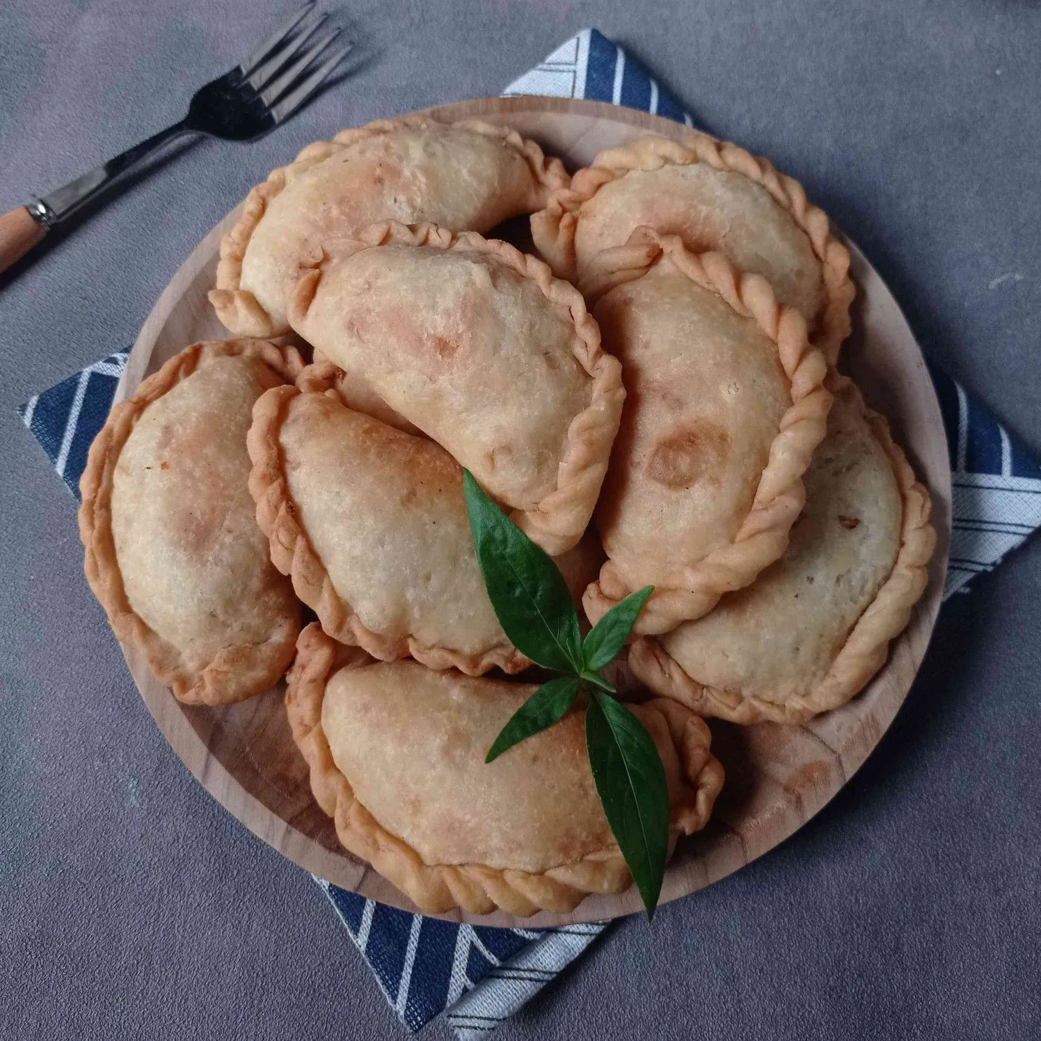 Pastel Isi Kentang Wortel dan Telur