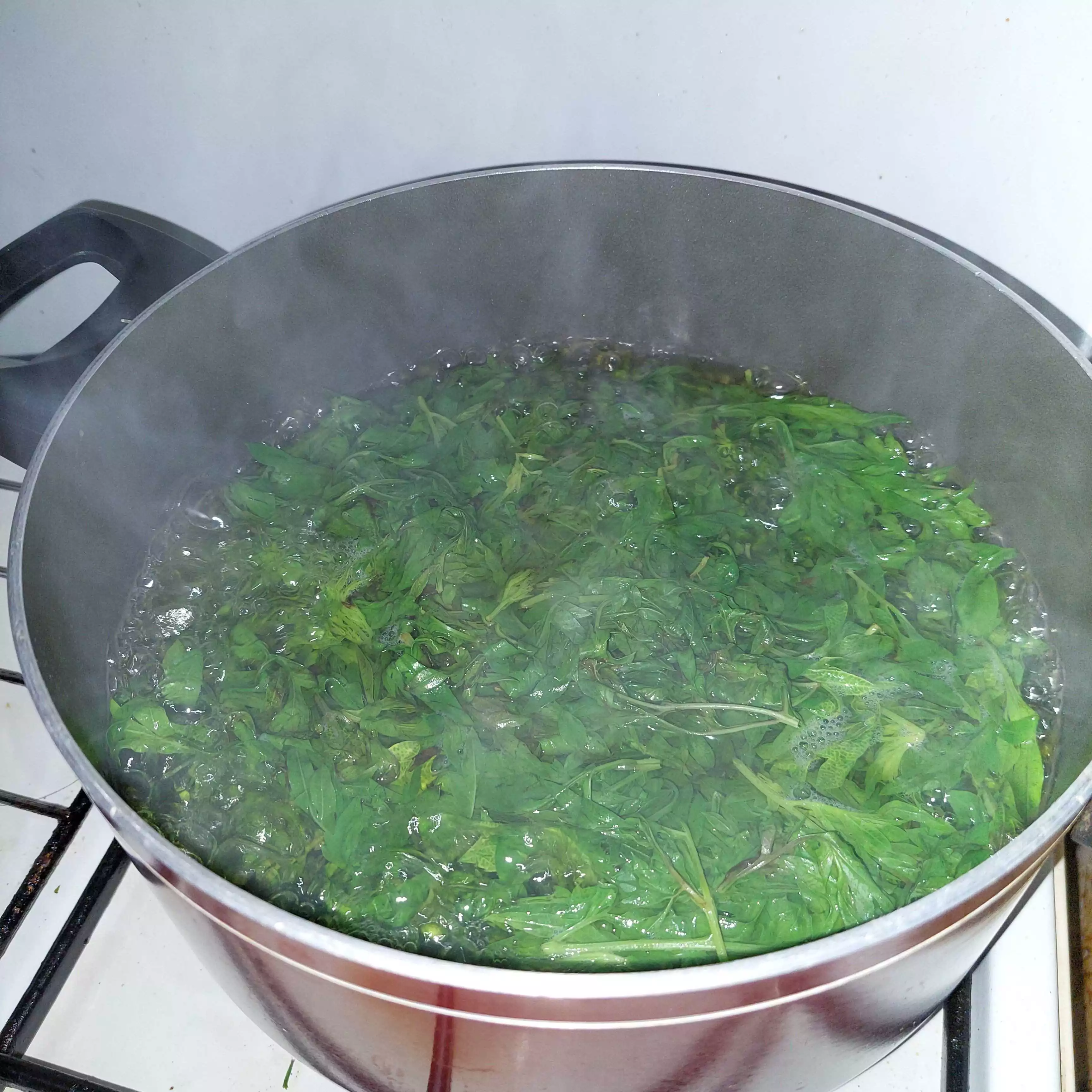 Step 1 Sayur Bobor Kenikir Daun Singkong