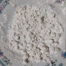 Aduk pelan tepung hingga mendapatkan tekstur yang bergerindil.