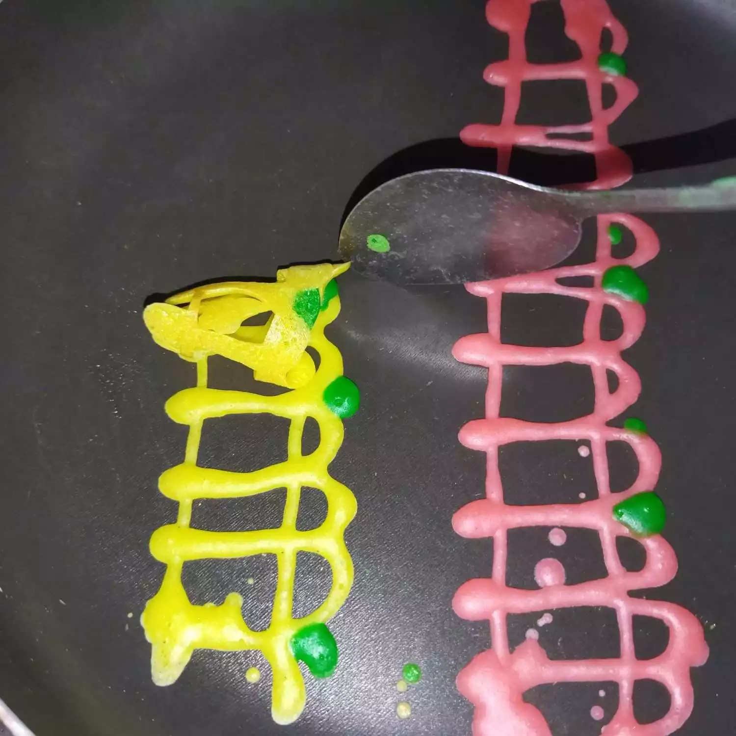Step 8 Roti Jala Mawar