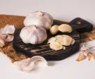 4 siung bawang putih