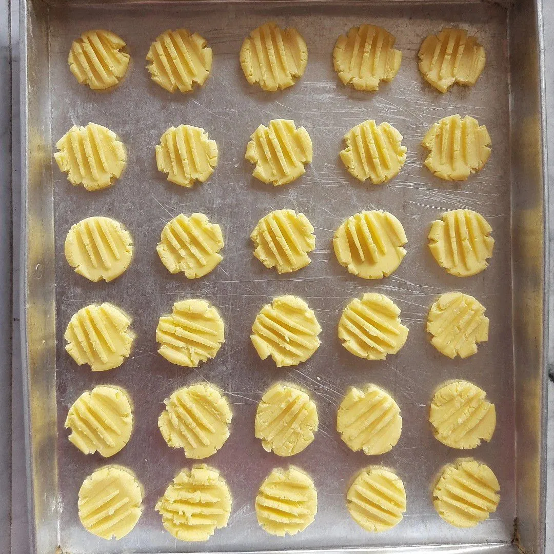Step 4 Cookies Maizena Keju