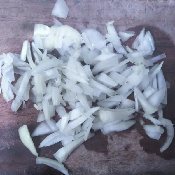 Iris-iris bawang bombay.