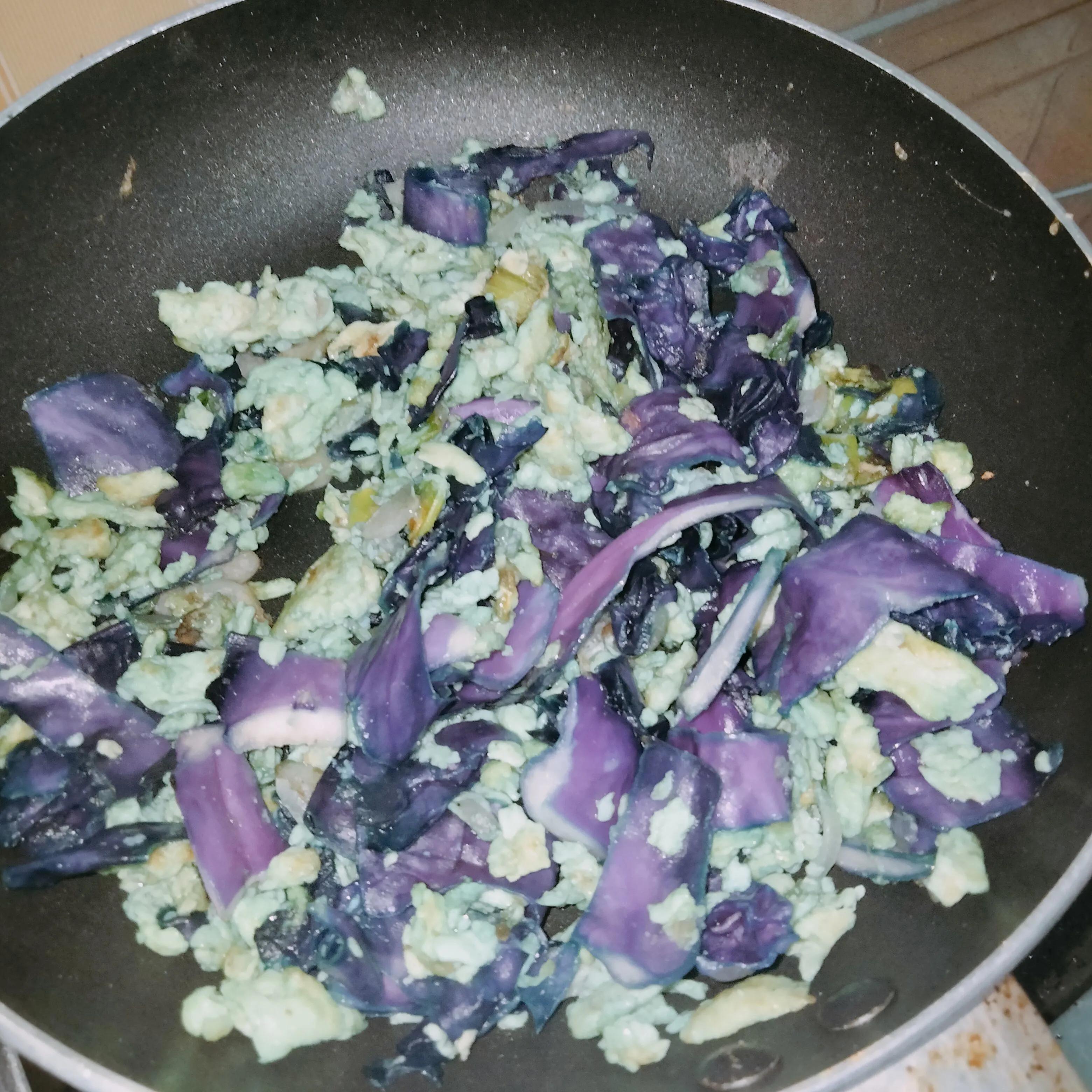 Step 5 Tumis Kol Ungu Telur