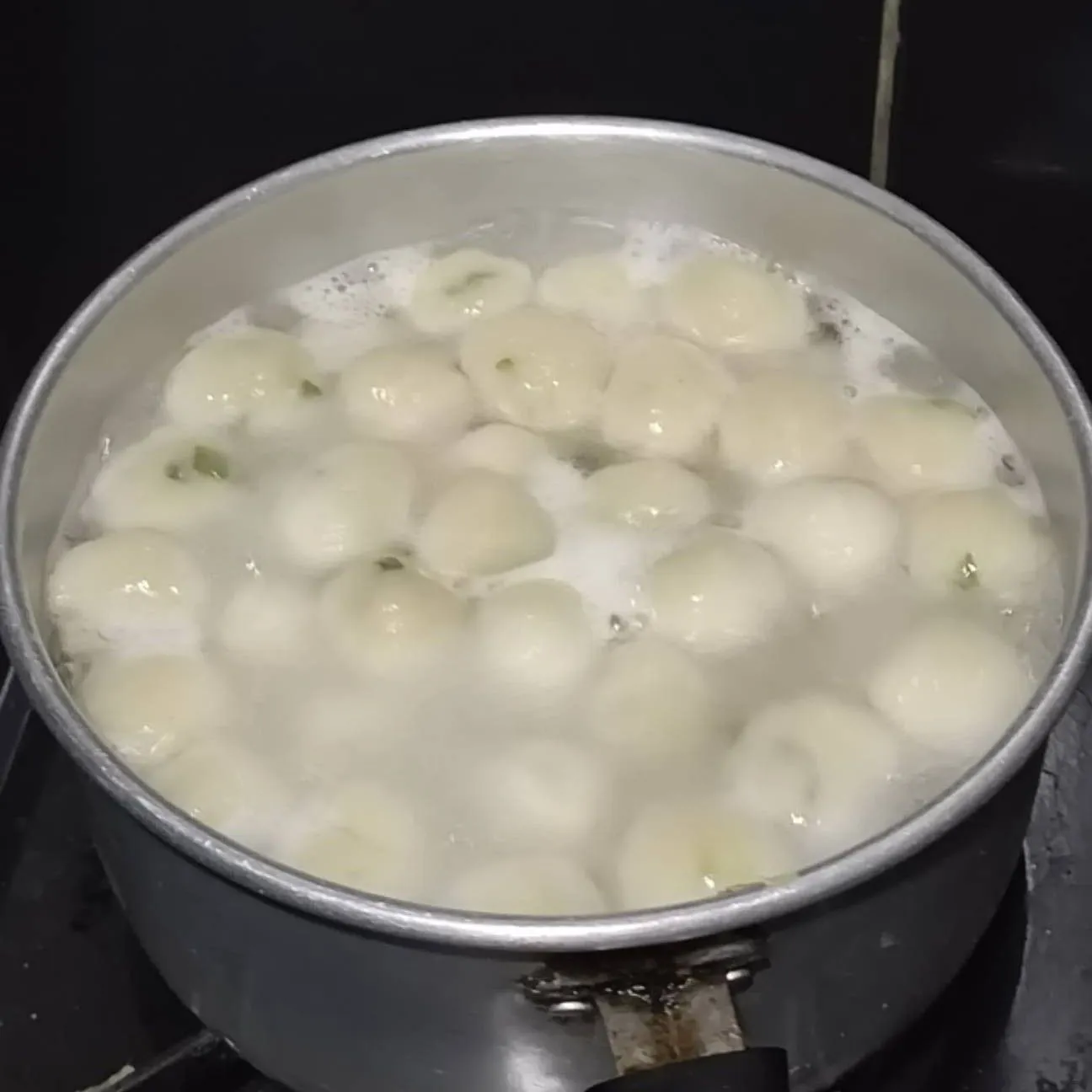 Step 3 Tumis Cilok Telor