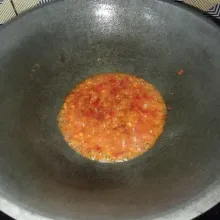 Lalu tumis hingga matang dan harum.