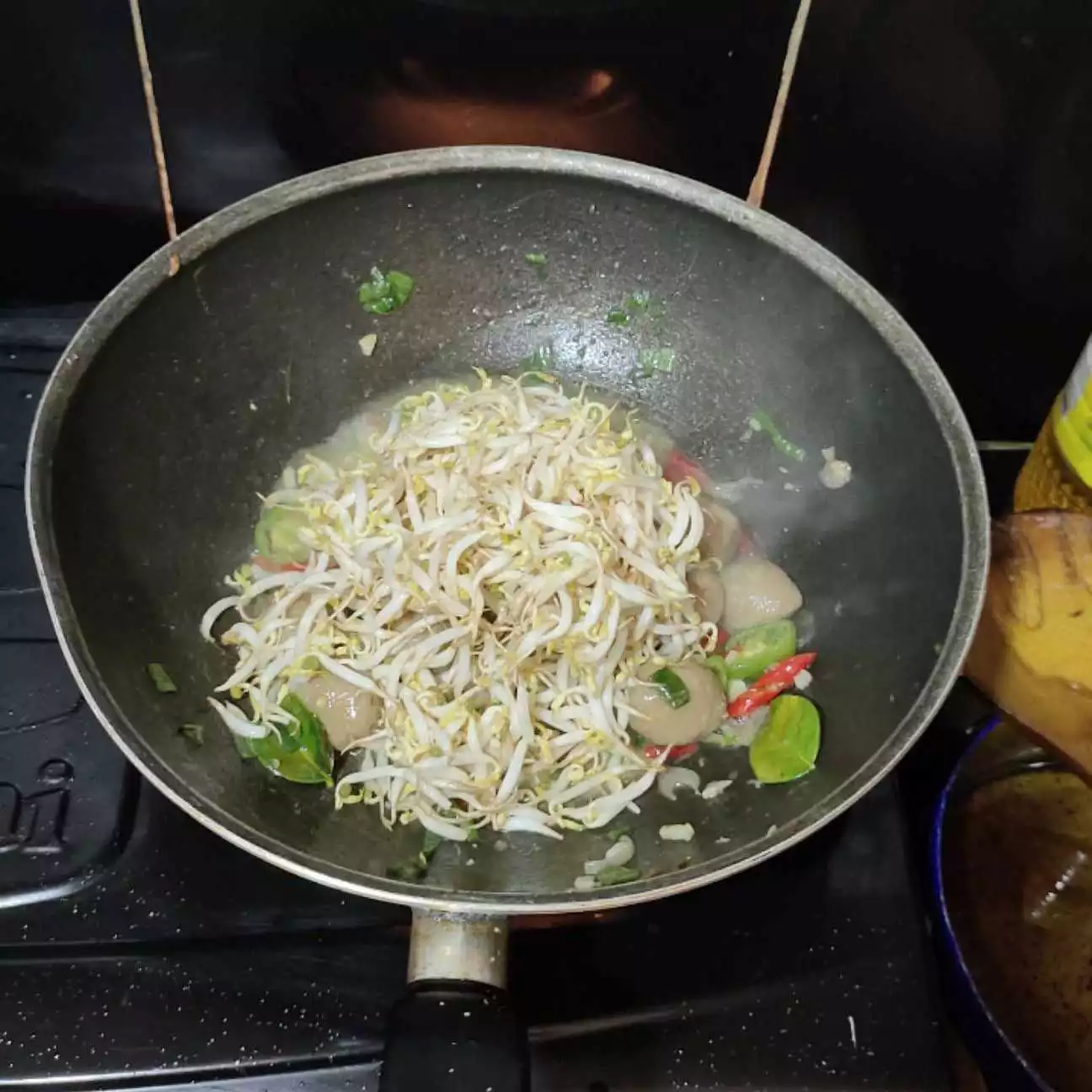 Step 4 Taoge Masak Bakso Pedas
