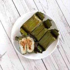 Lemper Isi Serundeng Kelapa