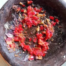 Siapkan bumbu halus.