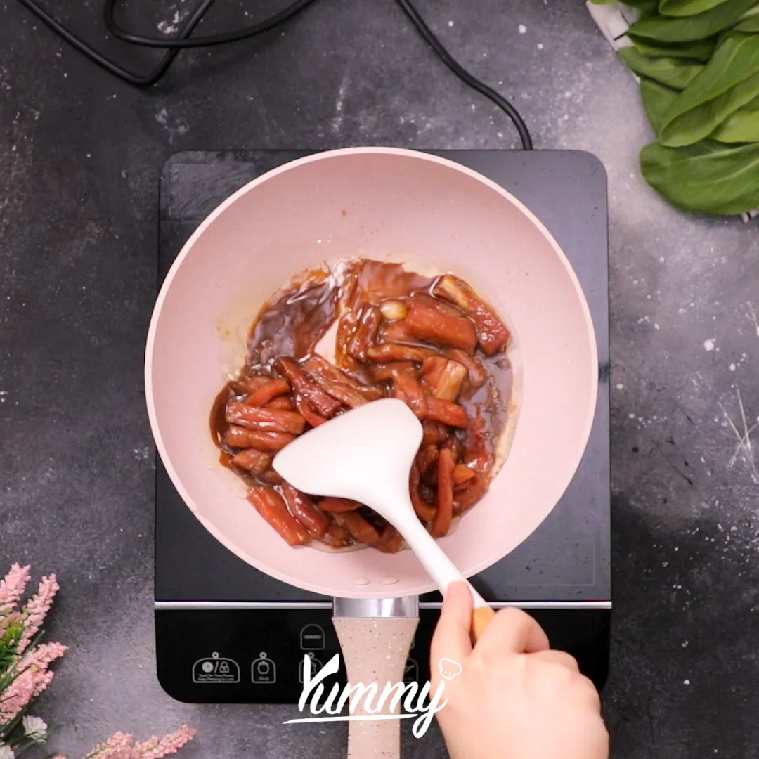 Step 4 Stir fry Beef Udon
