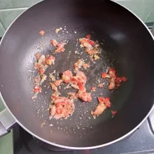Tumis bumbu halus hingga harum.