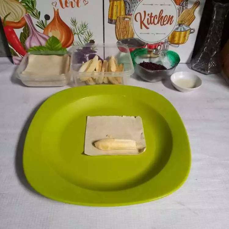 Step 2 Pangsit Isi Pisang Coklat