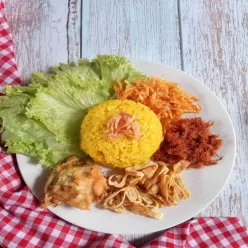 Nasi Kuning Sederhana