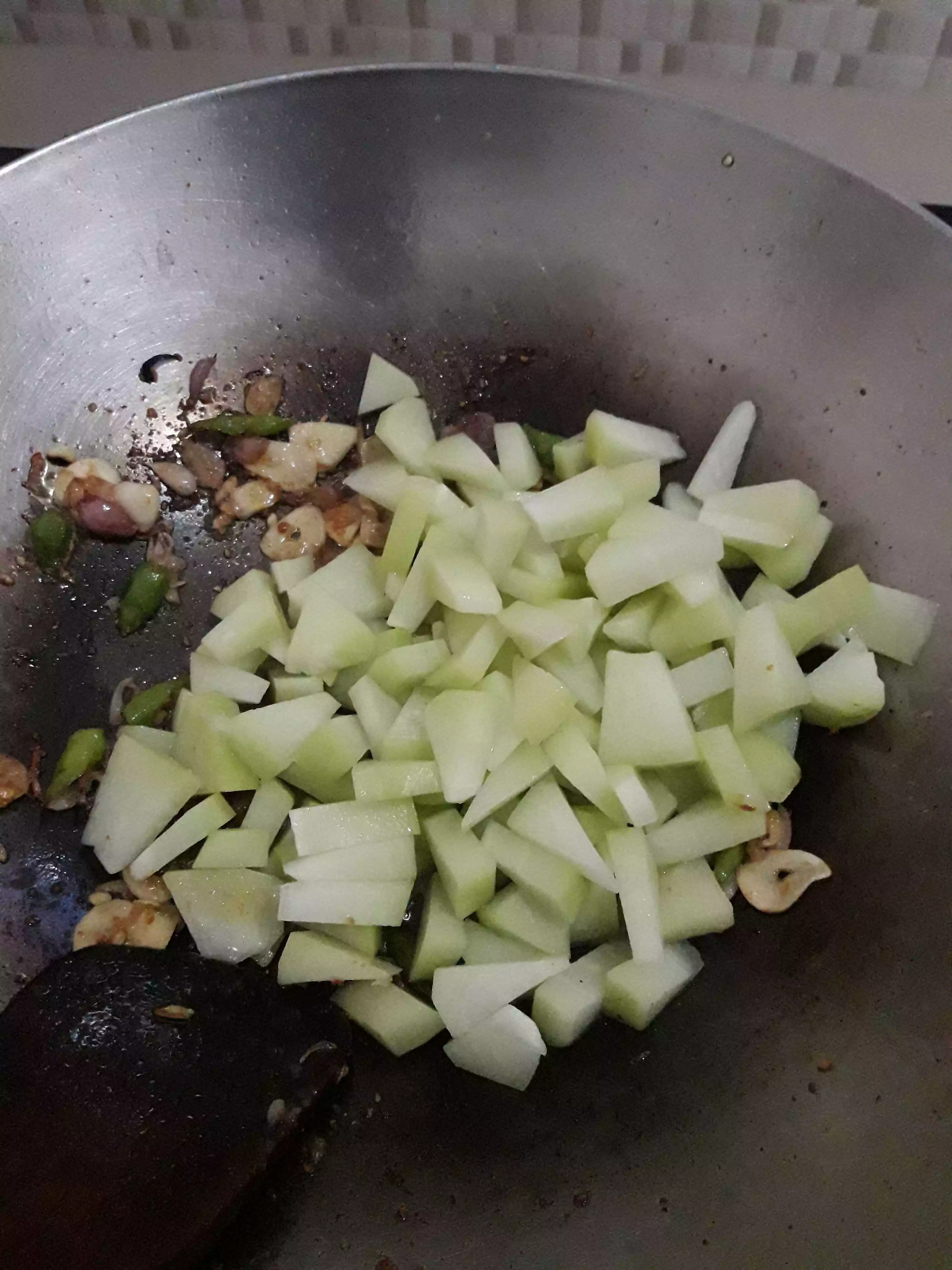Step 3 Tumis Labu Siam dan Tauge